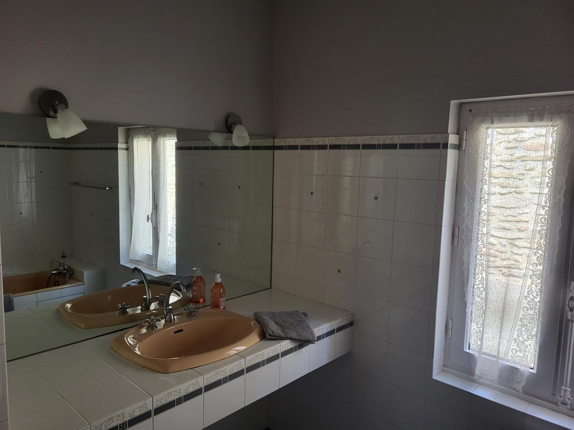 Les Saffres - Gite De Charme Pour 8 Personnes Valréas Zewnętrze zdjęcie